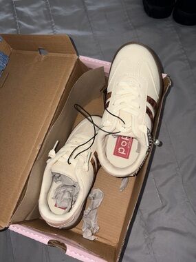 Cream Sneakers with Brown Stripes